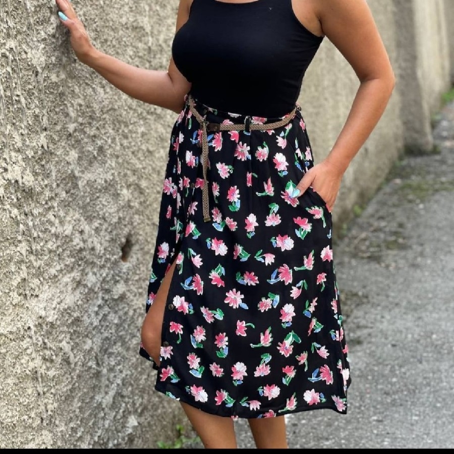 önü düğmeli etek